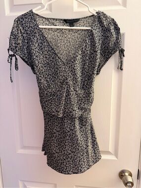 Express Black Floral V-Neck Tie-Sleeve Blouse